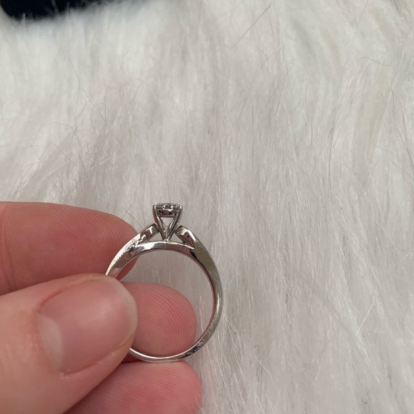 🆕Diamond engagement ring round cut 10k white gold - Picture 4 of 8